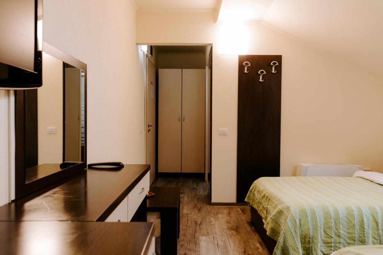 Casa Maria Magdalena Motel Lipova Ngoại thất bức ảnh